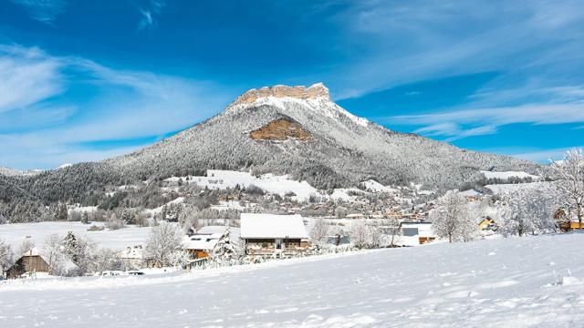 Découvrez les paysages de Saint-Pierre de Chartreuse en vol avec l'Aéronde